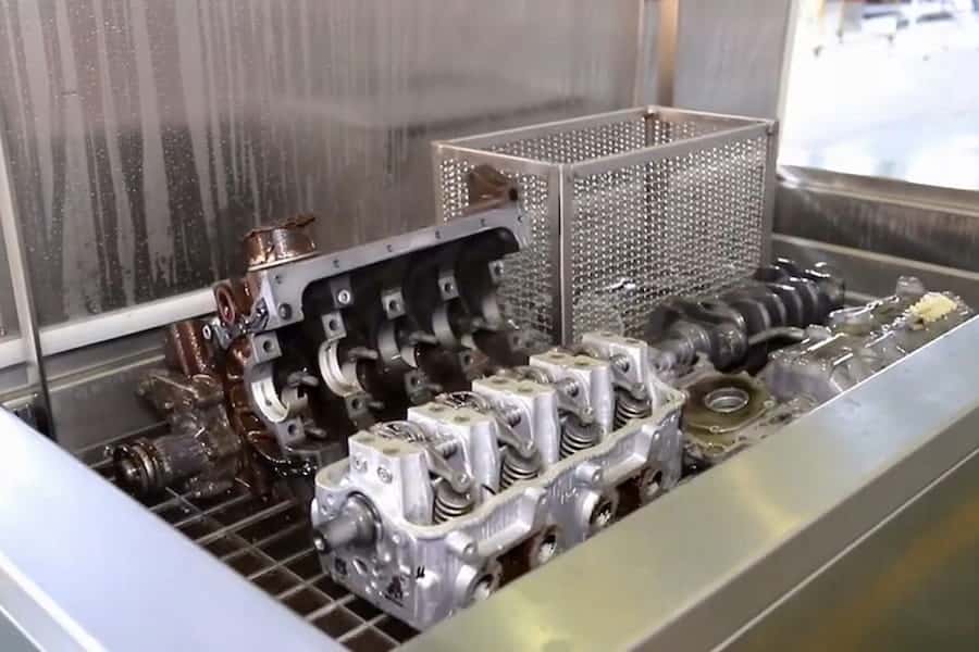 Moteur F20DVH vue 7