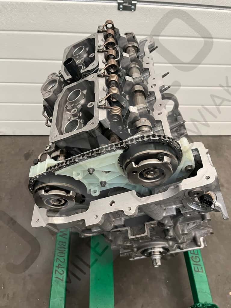 Moteur N20 B20 B vue 3