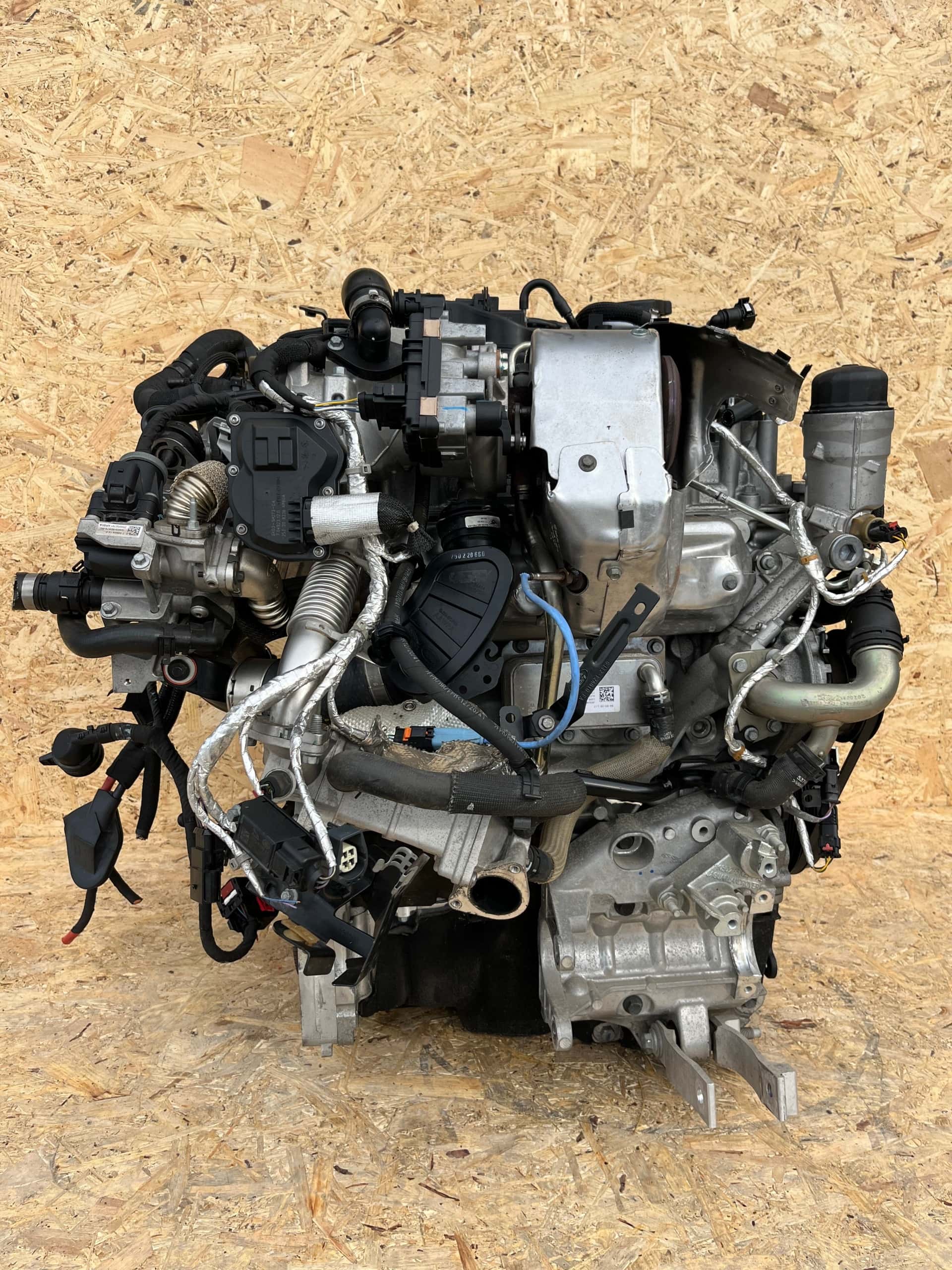 Moteur 204DTD(AJ21D4) vue 14