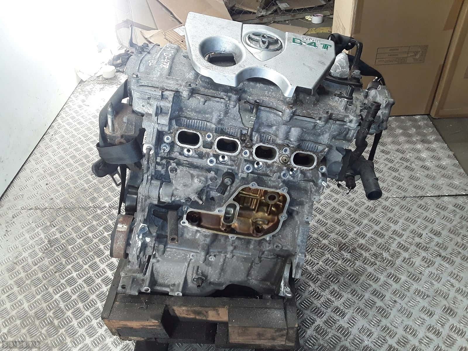Moteur 8NR-FTS vue 2