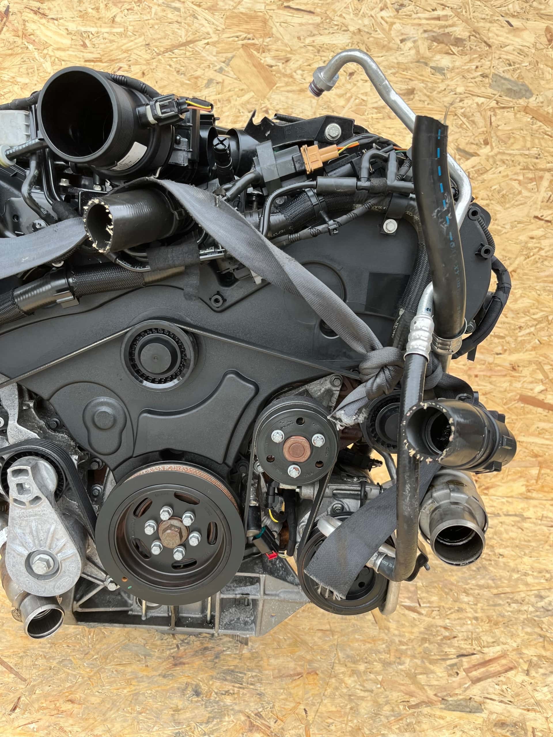 Moteur 306DT(TDV6) vue 7