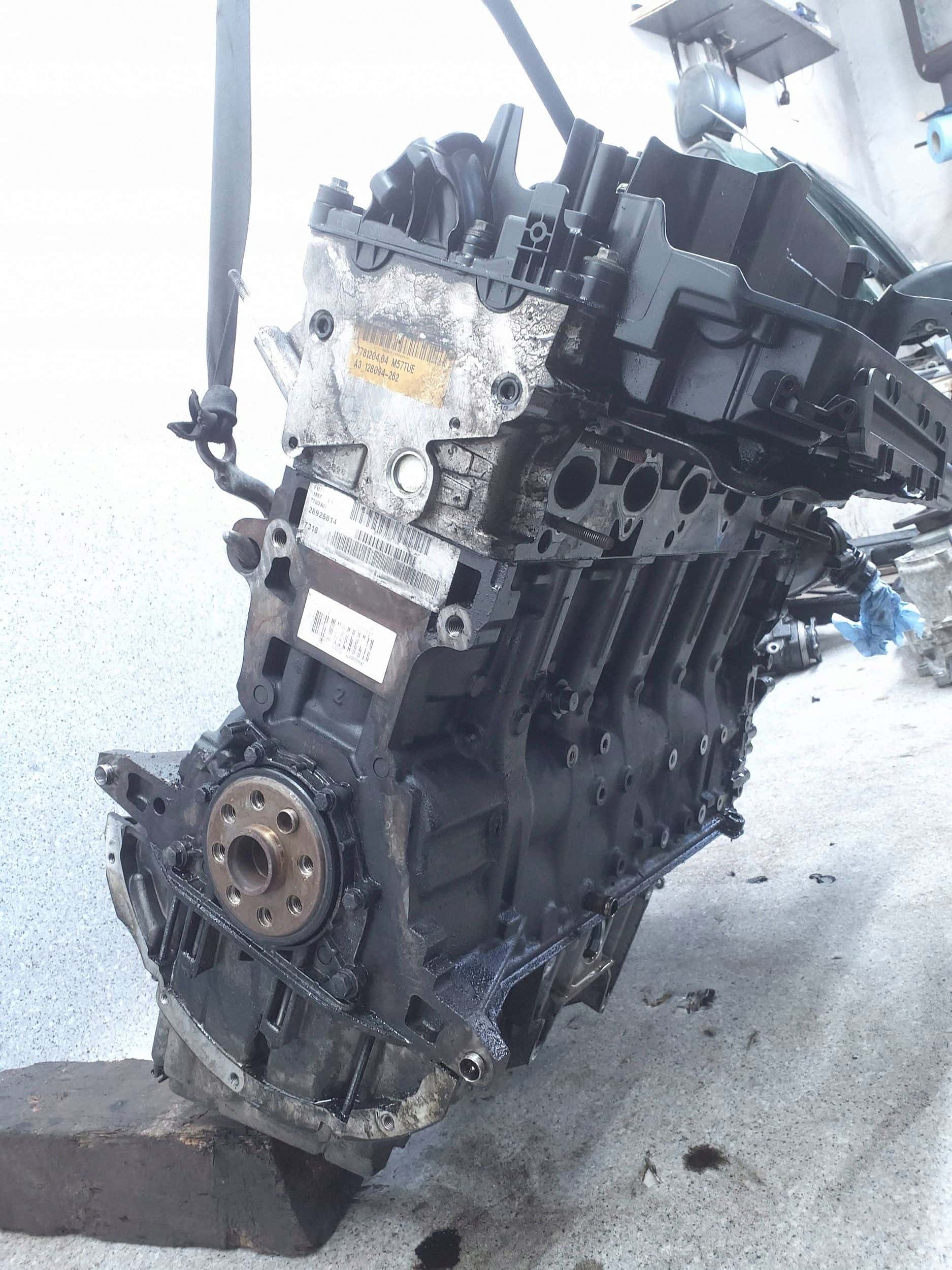 Moteur 306D2 vue 4