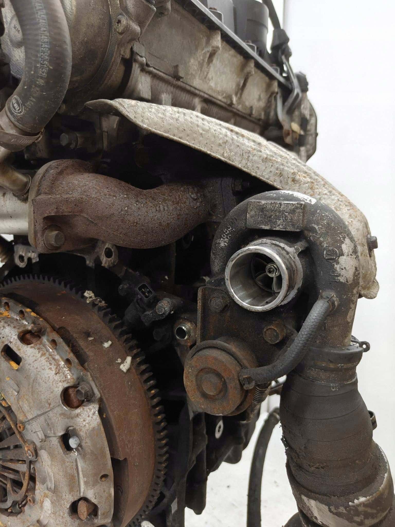 Moteur 4HV (P22DTE) vue 16