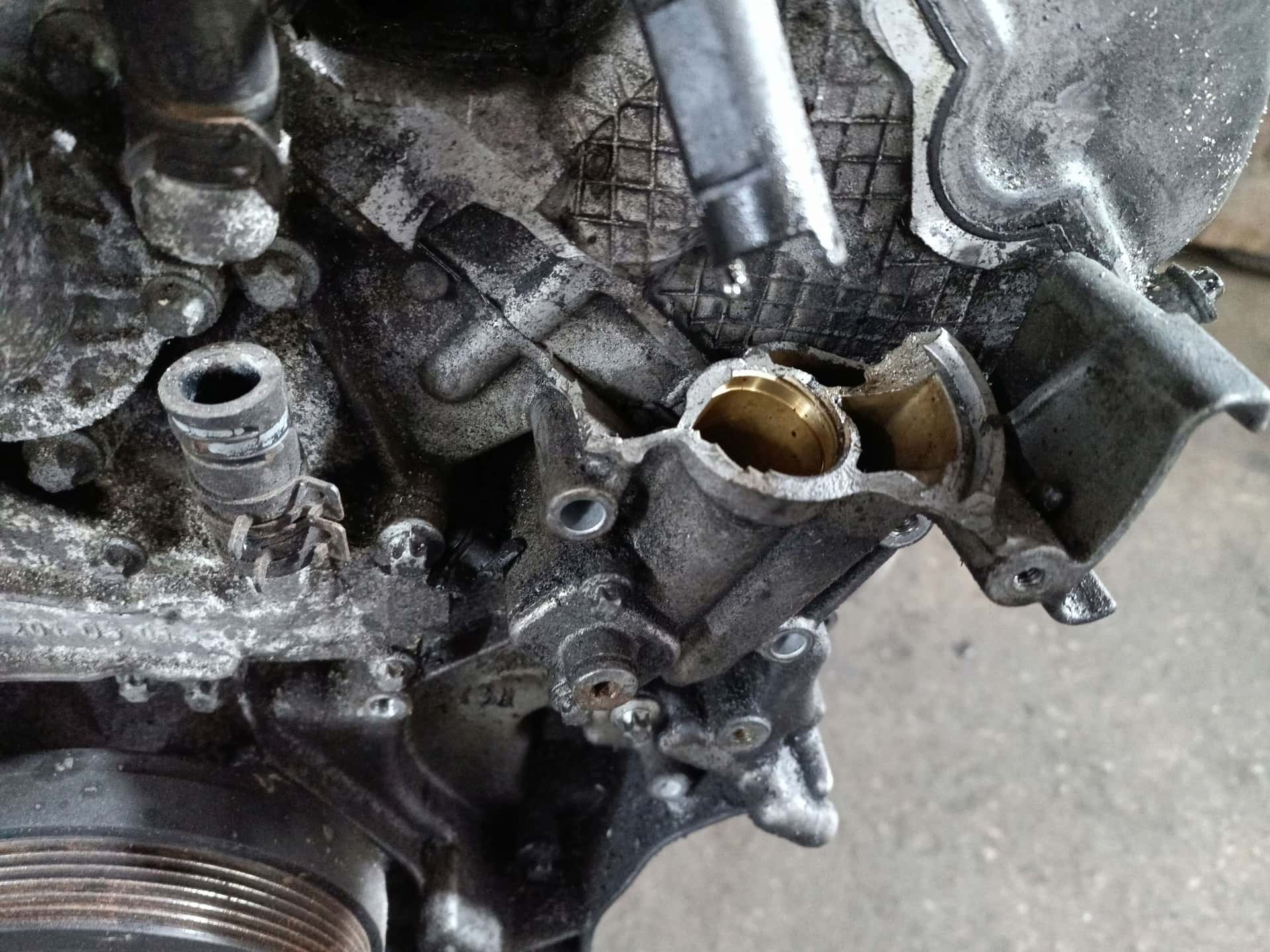 Moteur M 112.913 vue 2