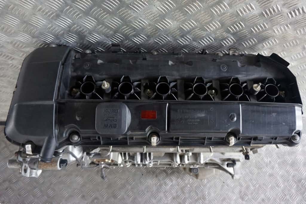 Moteur M54 B25 (256S5) vue 3
