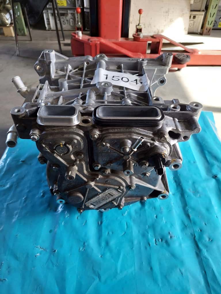 Moteur 6AM 402 vue 3