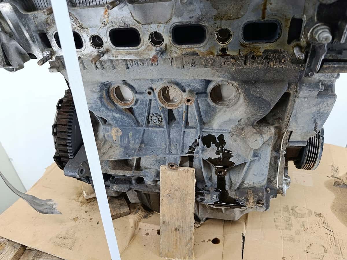 Moteur F4R 744 vue 3