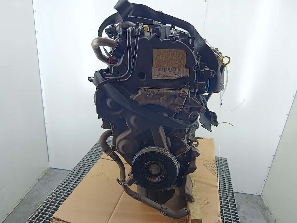 Moteur 8HZ (DV4TD) vue 2