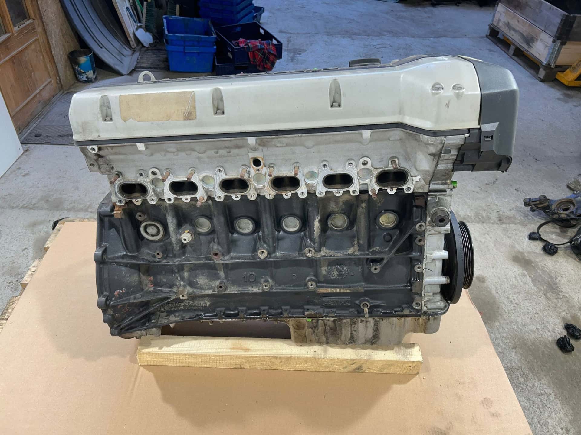 Moteur M 104.981 vue 6