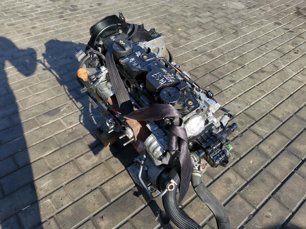 Moteur 8HR (DV4C) vue 2