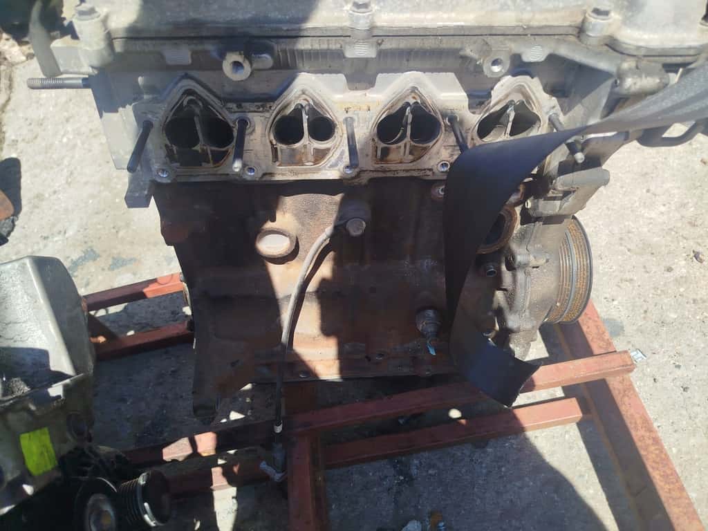 Moteur B10D1 vue 2