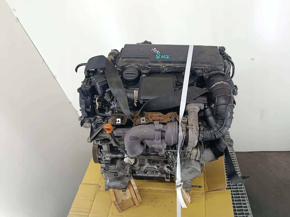 Moteur 8HZ (DV4TD) vue 2