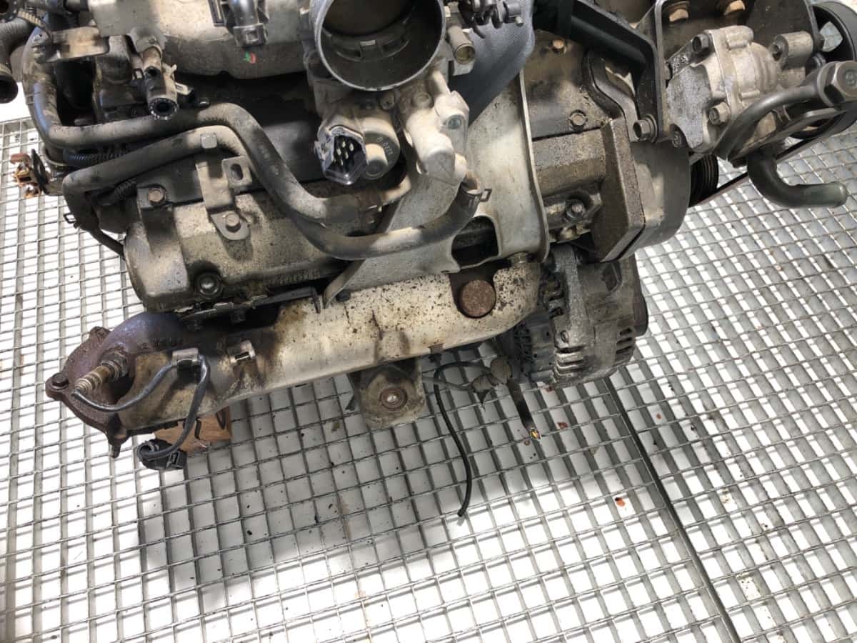 Moteur G6CU vue 5