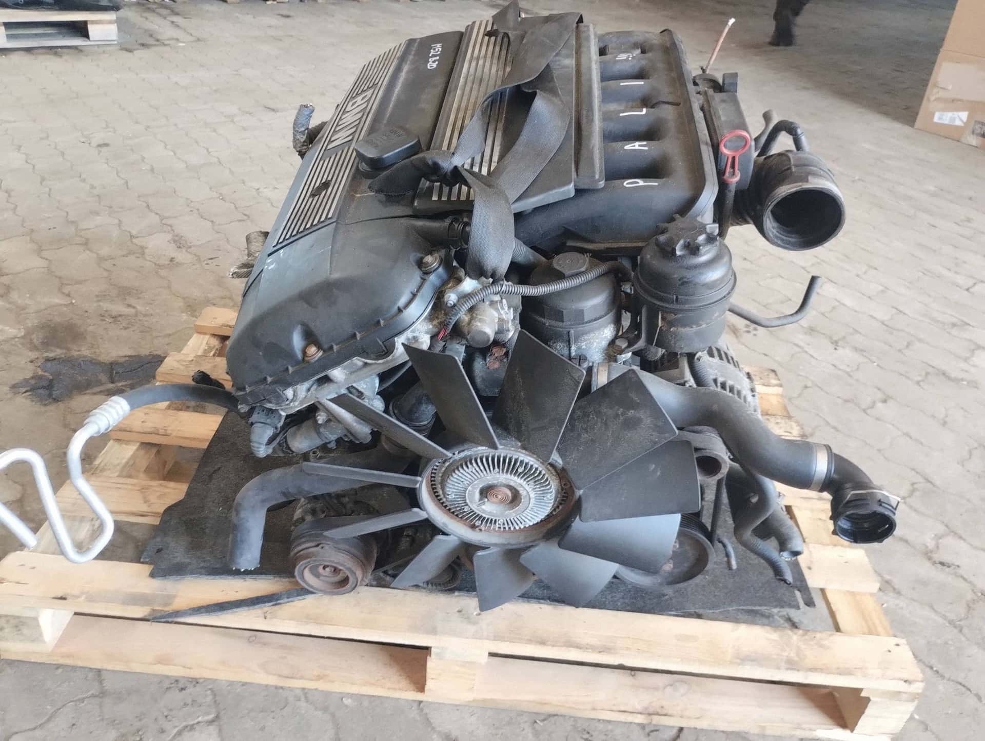 Moteur M52 B20 (206S3) vue 4