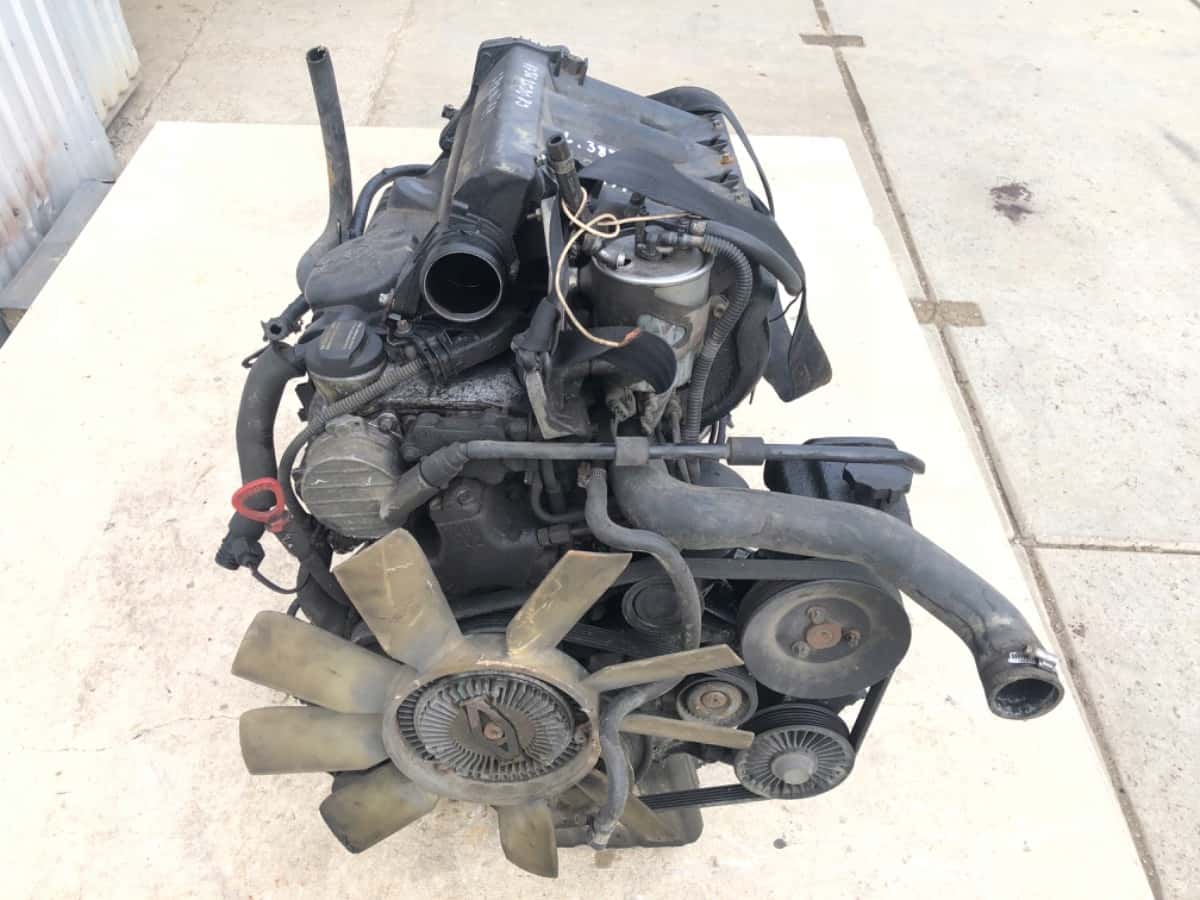 Moteur M 111.979 vue 4