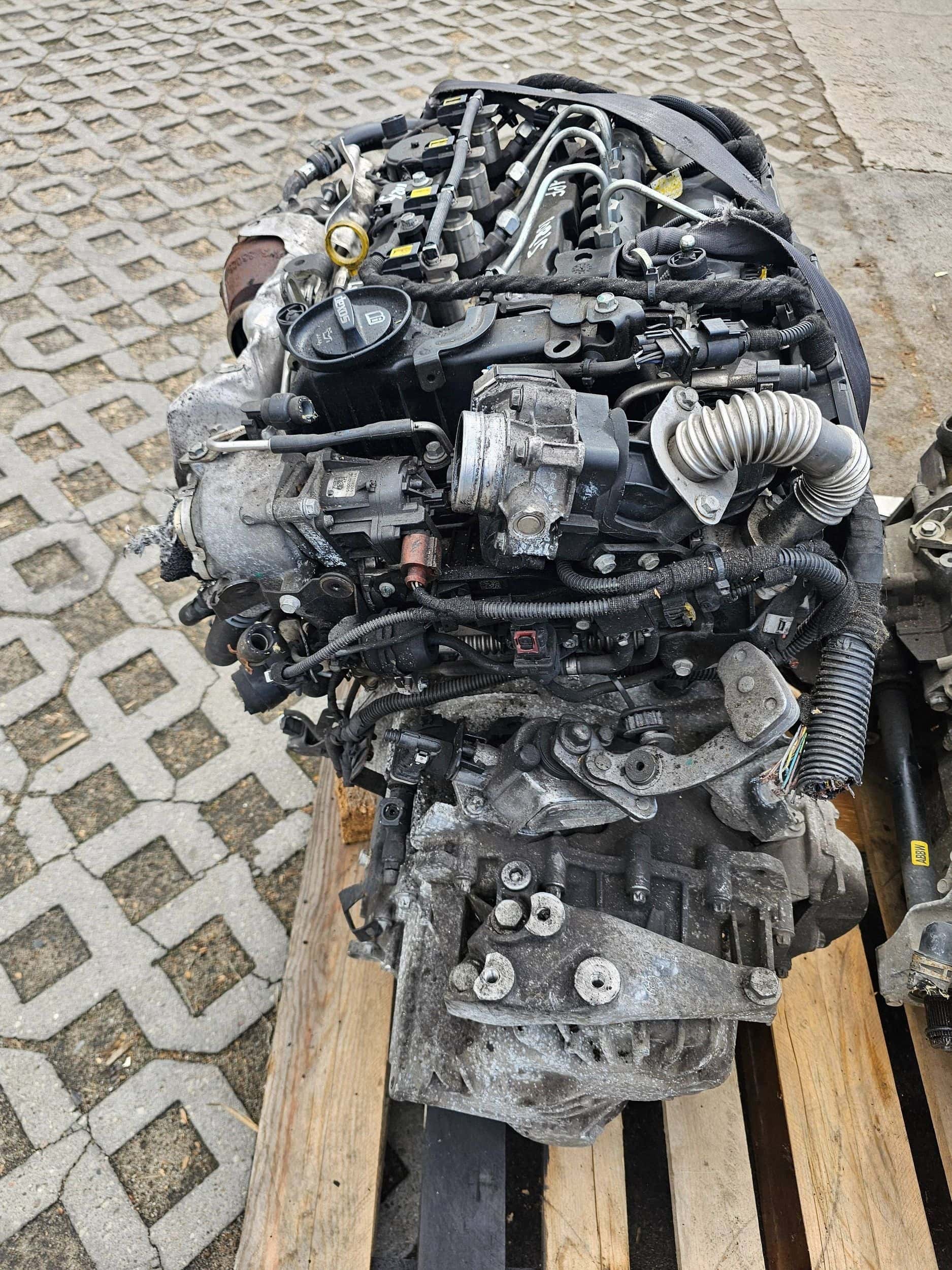 Moteur B 16 DTH vue 3