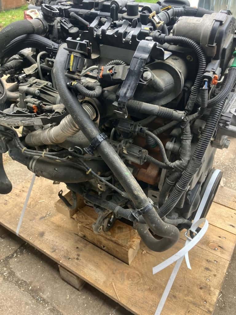 Moteur 9HC (DV6C) vue 4