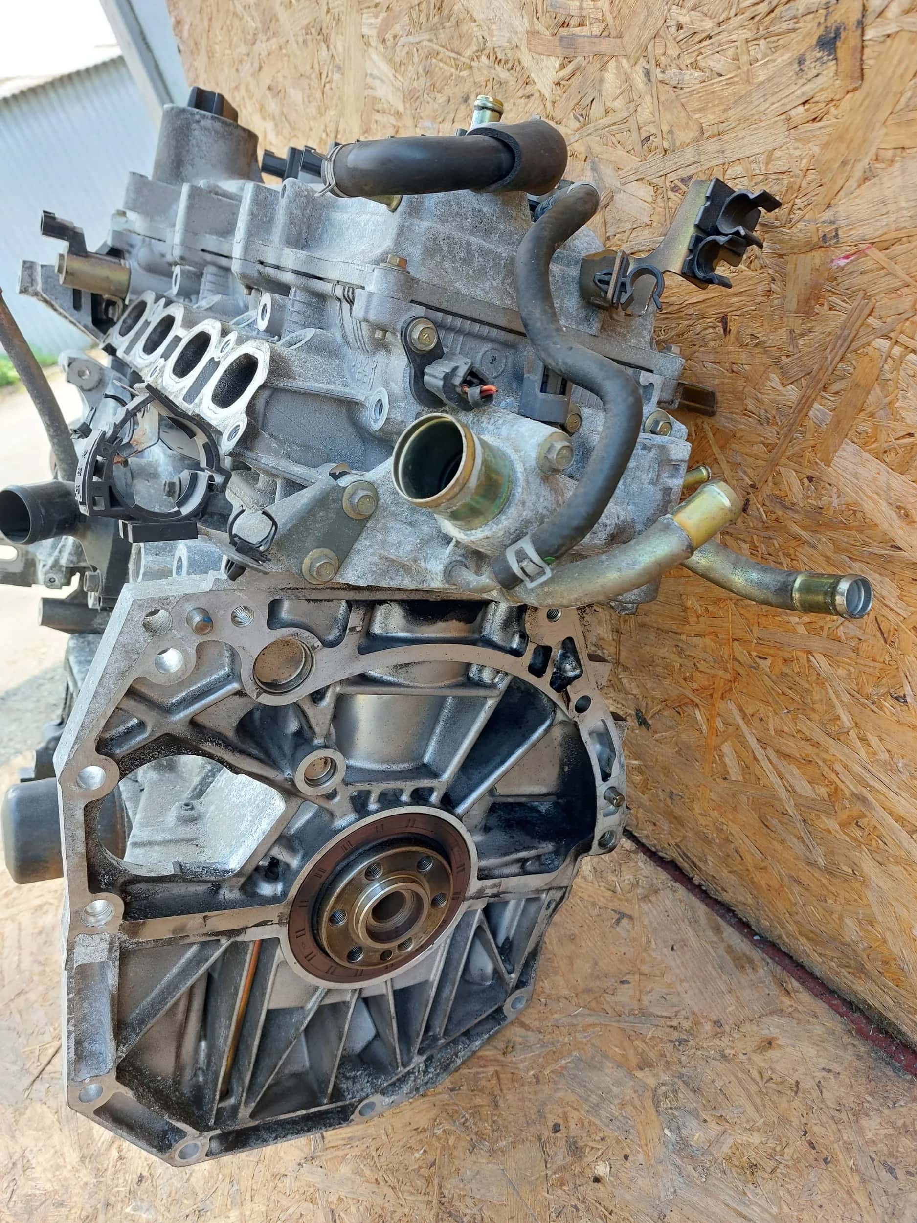 Moteur HR16DE vue 2
