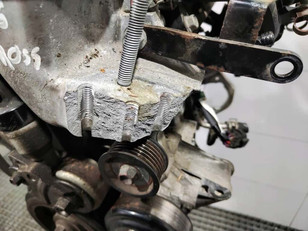 Moteur 4B40 vue 5