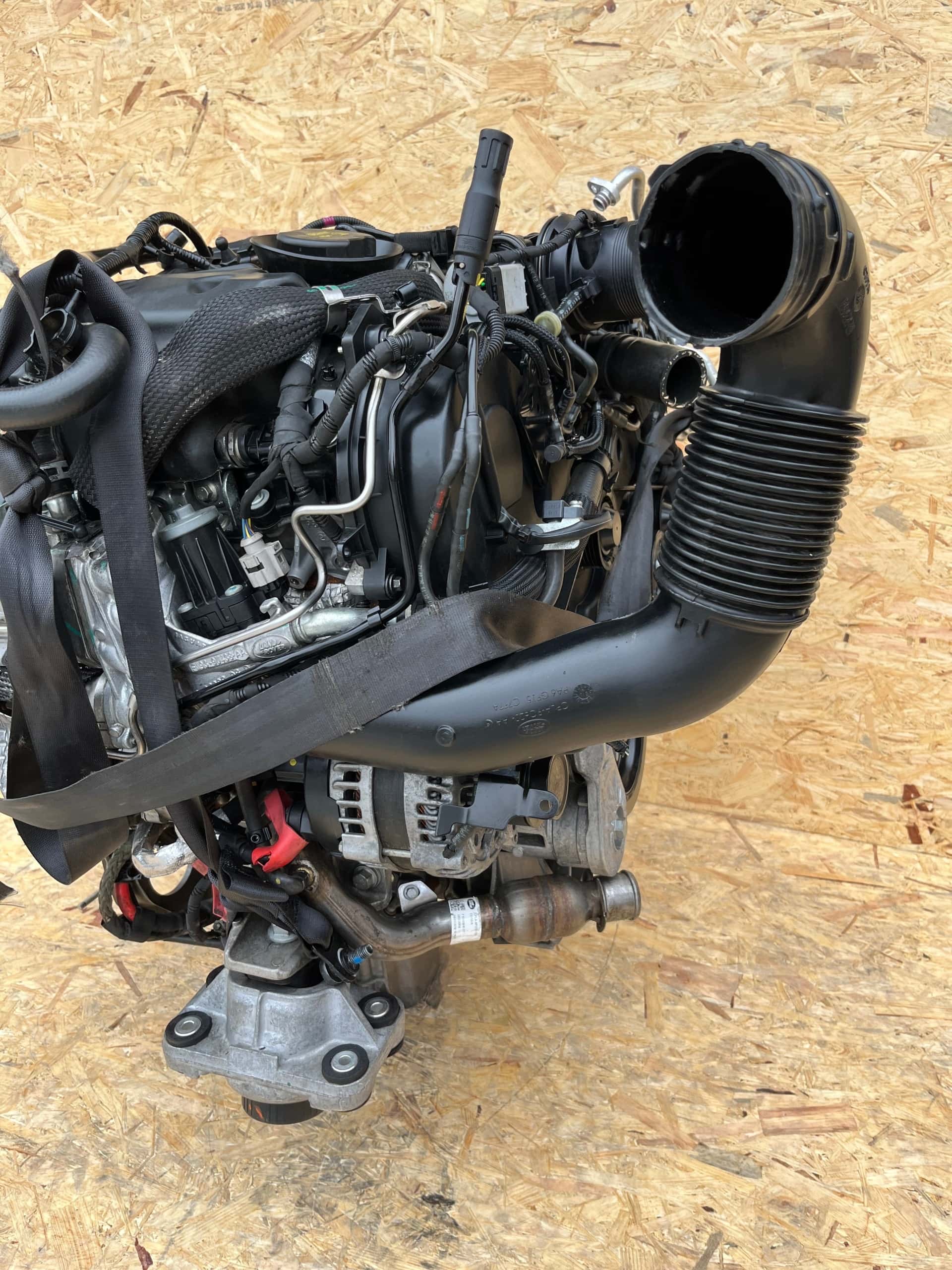Moteur 306DT(TDV6) vue 4