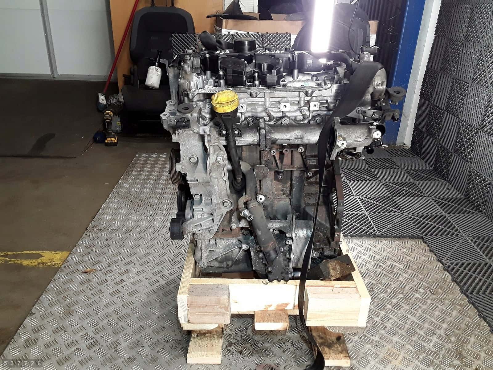 Moteur M9R 858 vue 2