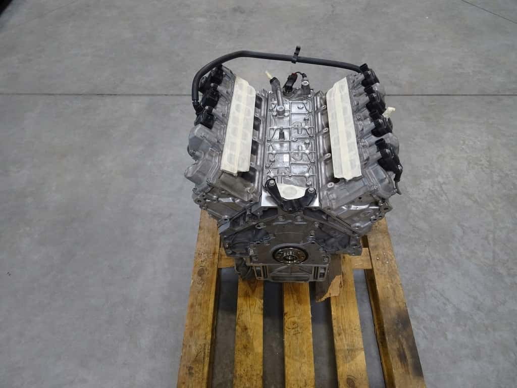 Moteur LT4(376CUV8) vue 4