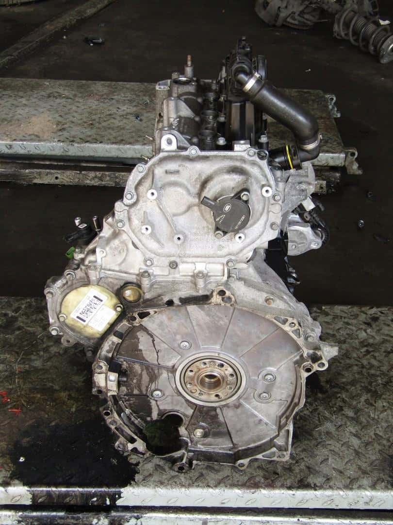 Moteur 204DTD(AJ21D4) vue 2