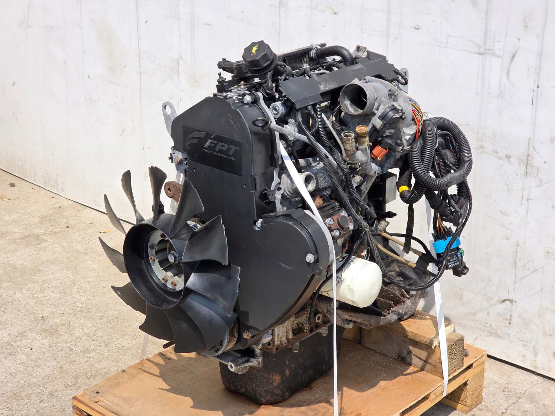 Moteur F1AE0481G vue 2