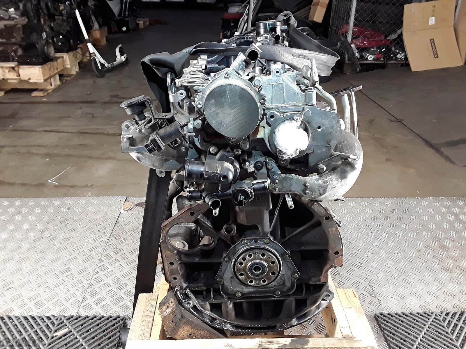 Moteur M9R 858 vue 3