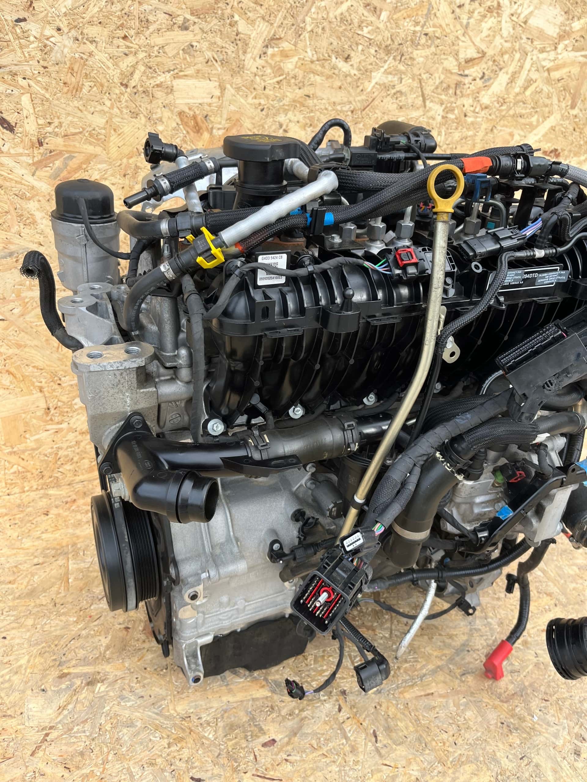 Moteur 204DTD(AJ21D4) vue 4
