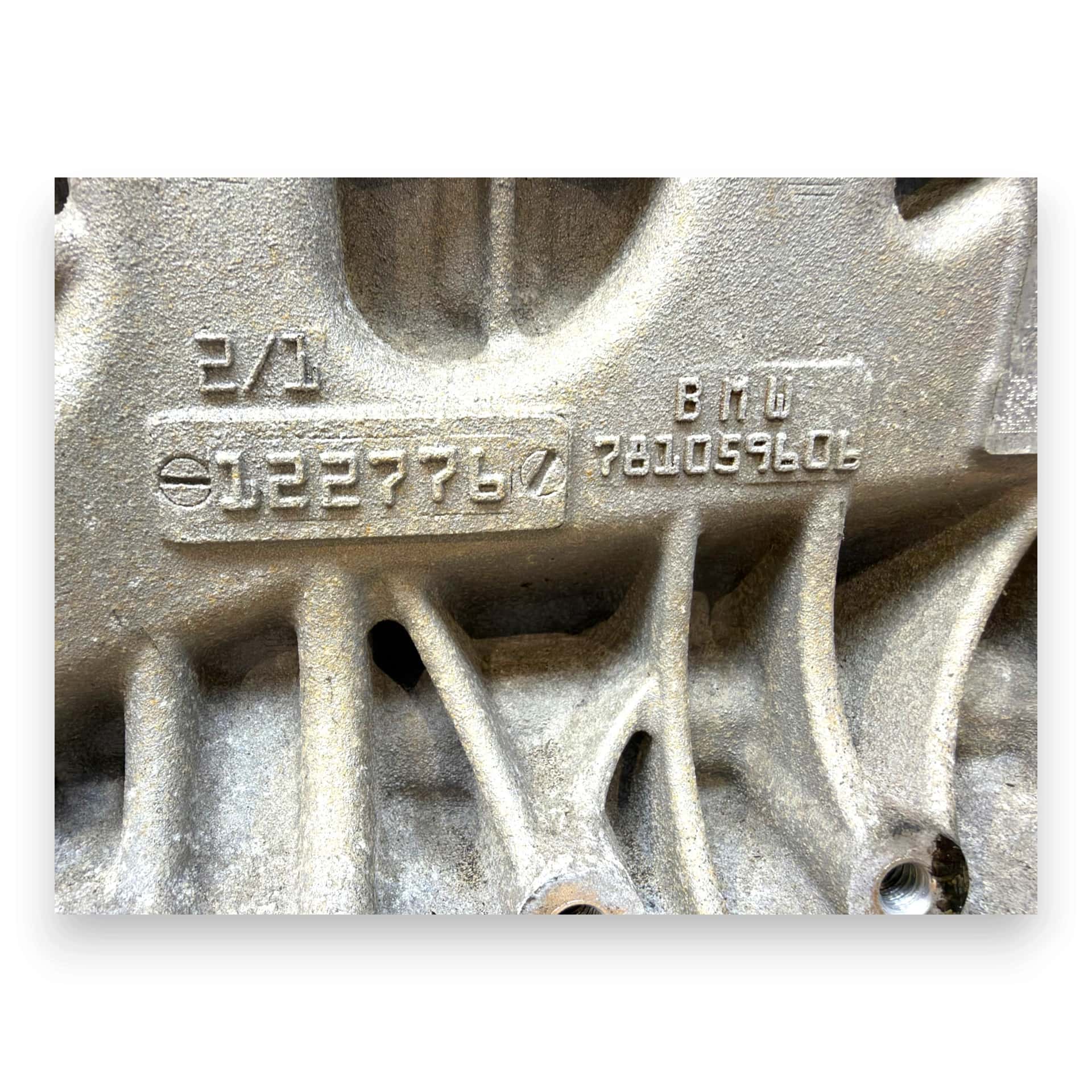 Moteur N47 D20 C vue 13