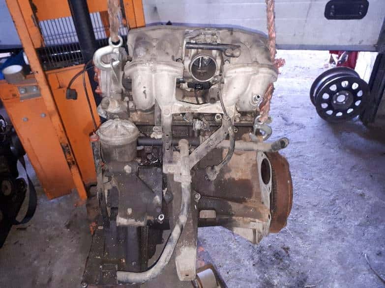 Moteur M40 B18 (184E1) vue 2