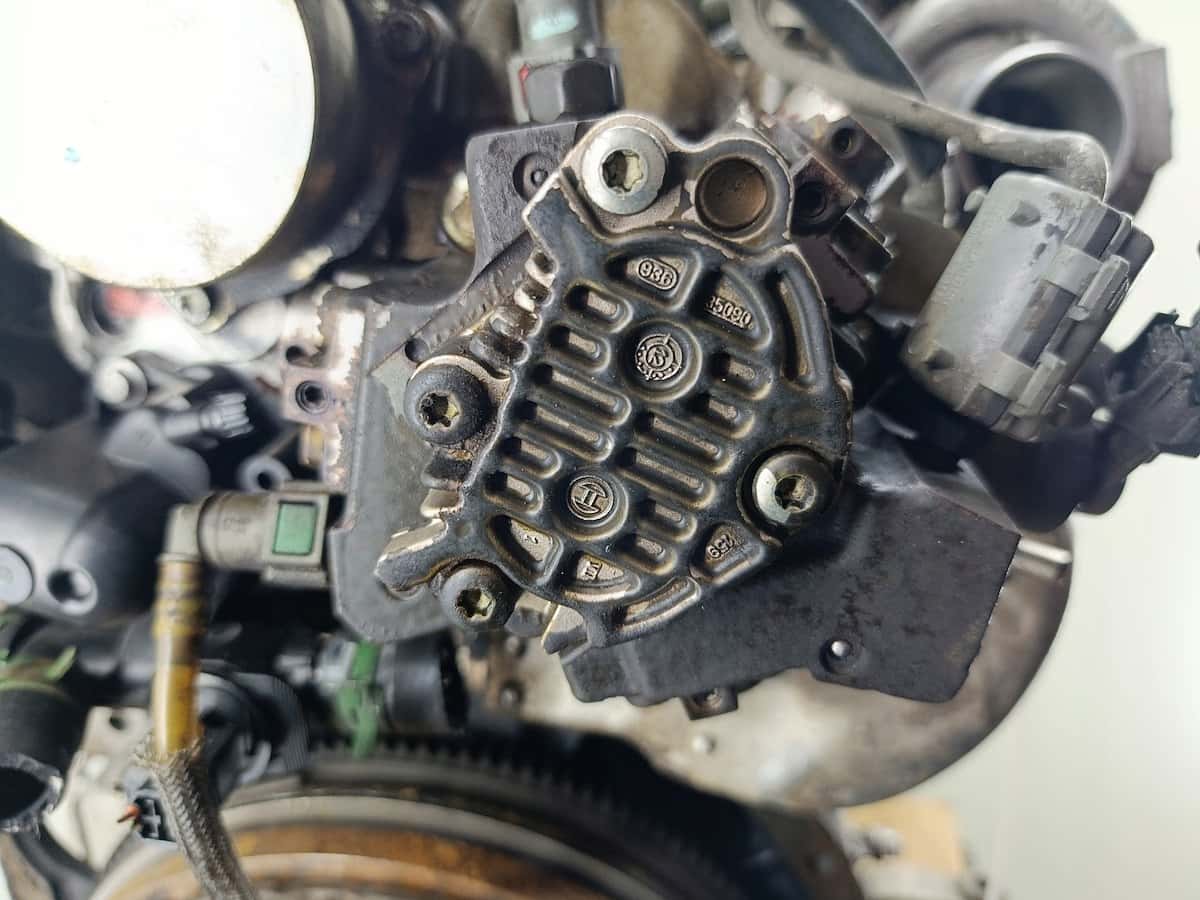 Moteur M9R 816 vue 4