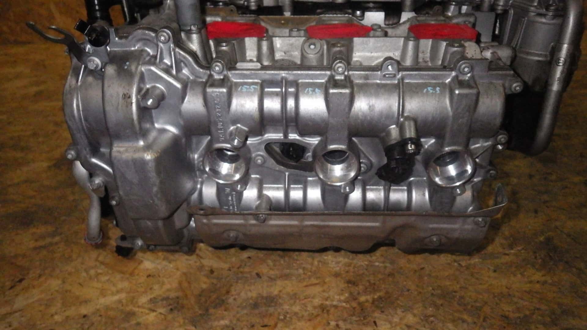 Moteur VQ25DE vue 8