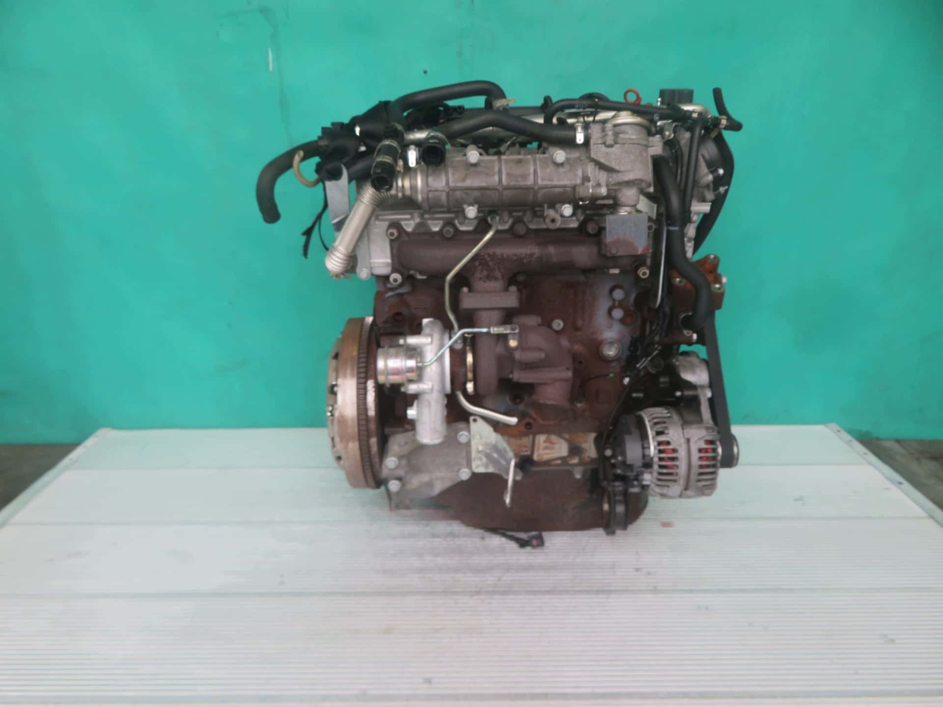 Moteur F1CE0481D vue 6
