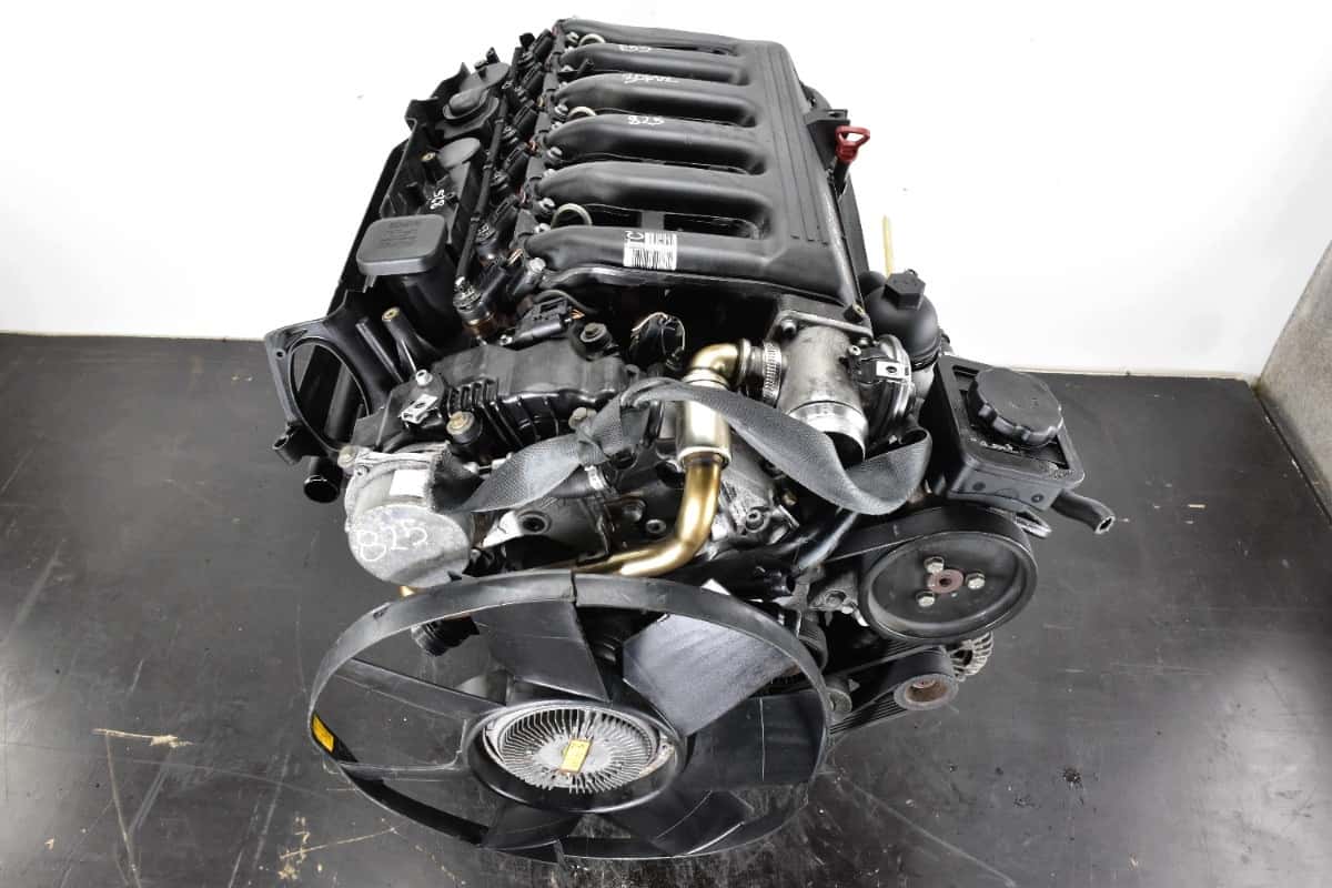 Moteur 306D2 vue 2