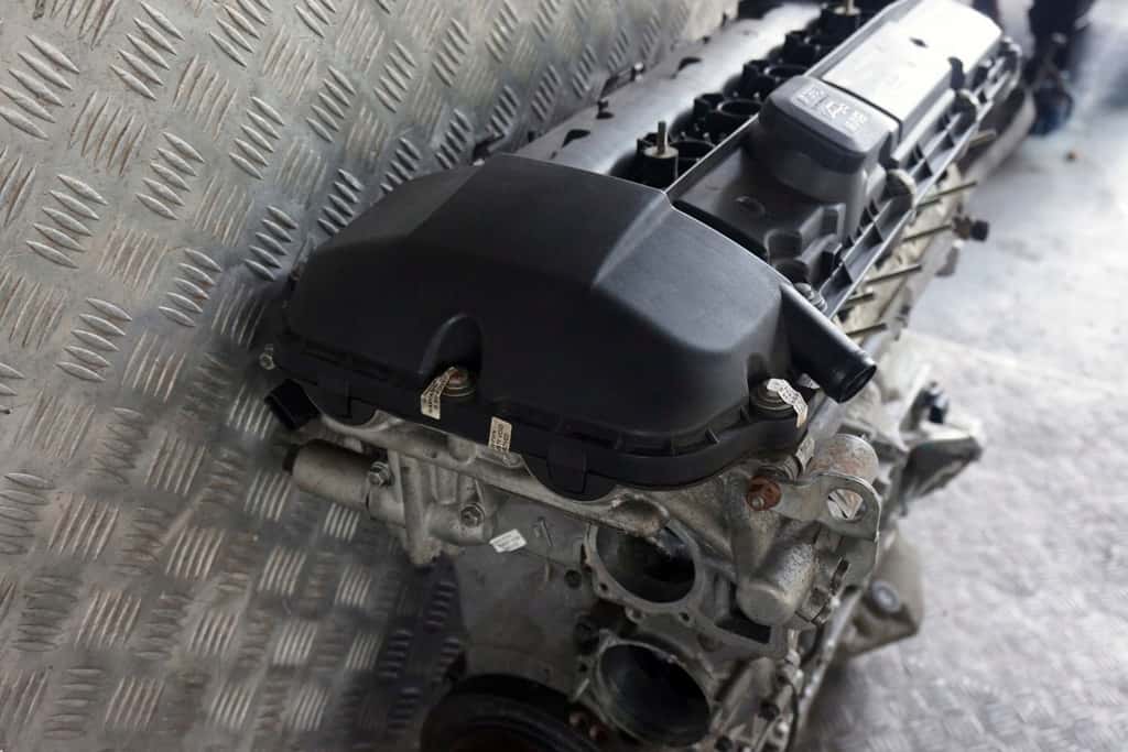 Moteur M54 B25 (256S5) vue 4