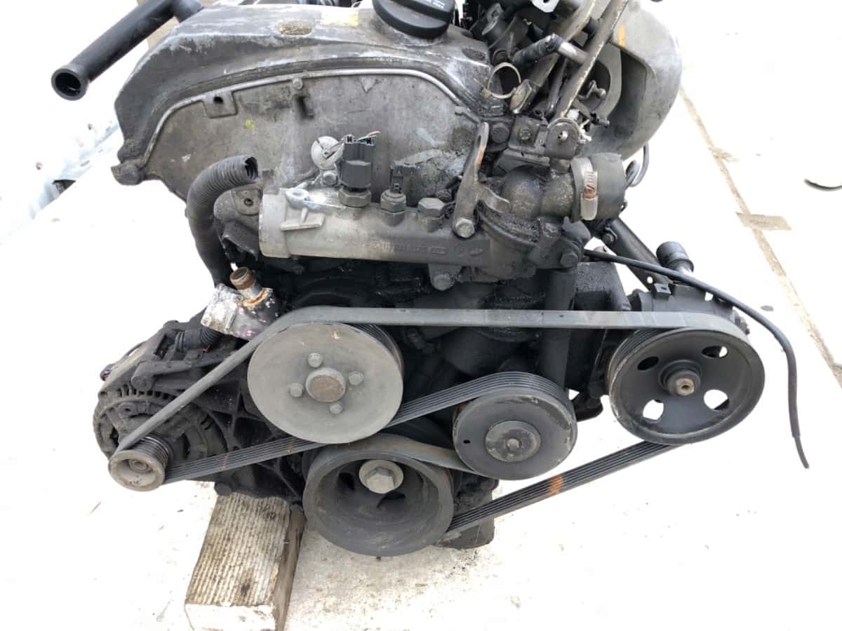 Moteur M 111.950 vue 4
