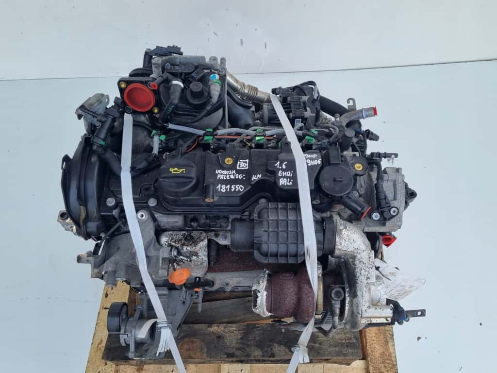 Moteur 9HP (DV6DTED) vue 2