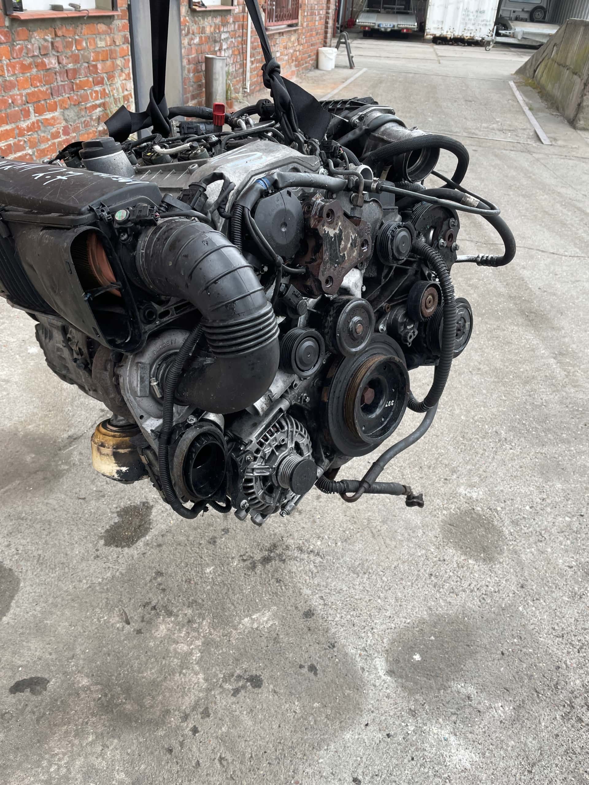 Moteur M 112.913 vue 2