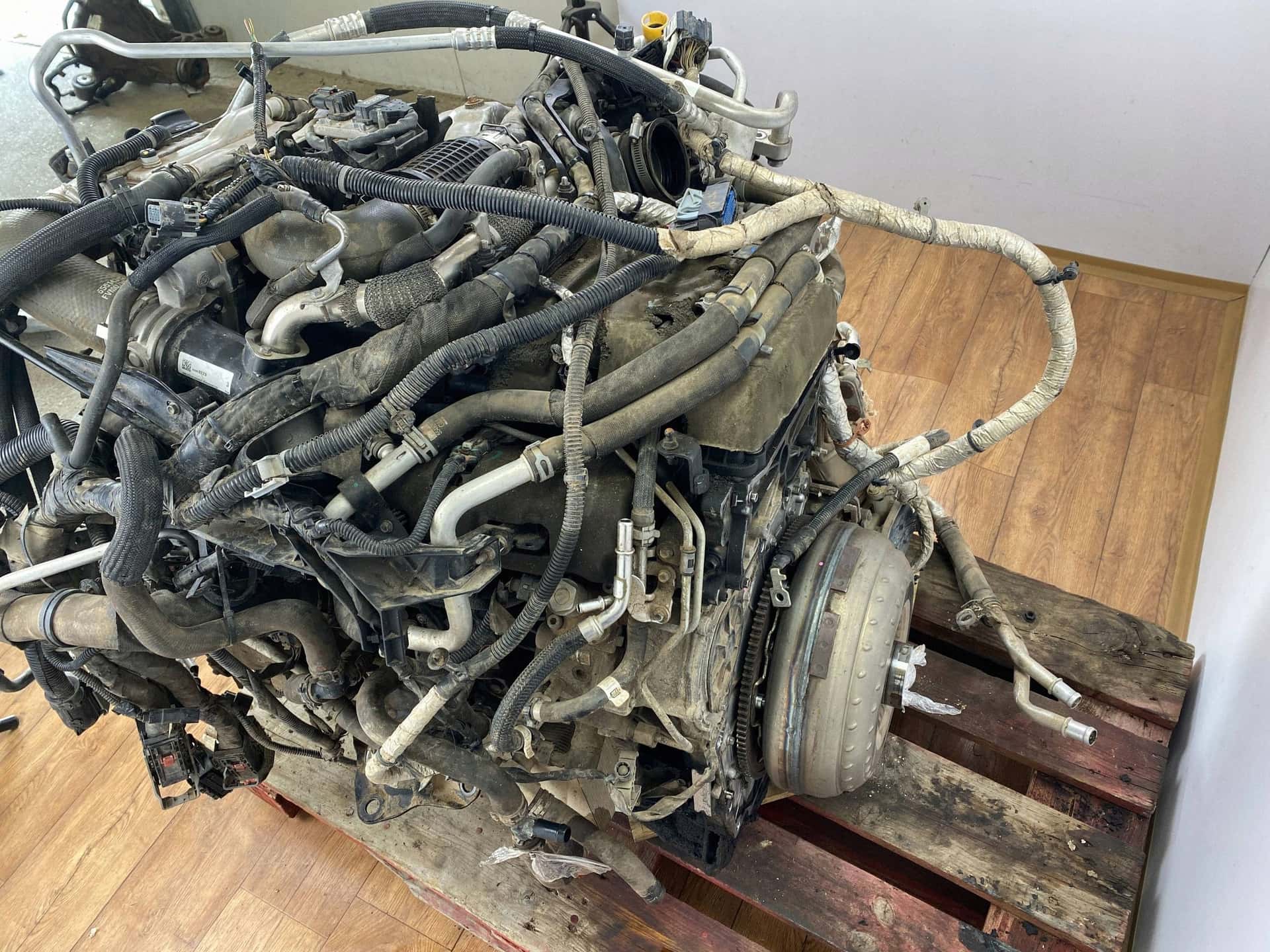 Moteur L83(325CUV8) vue 6