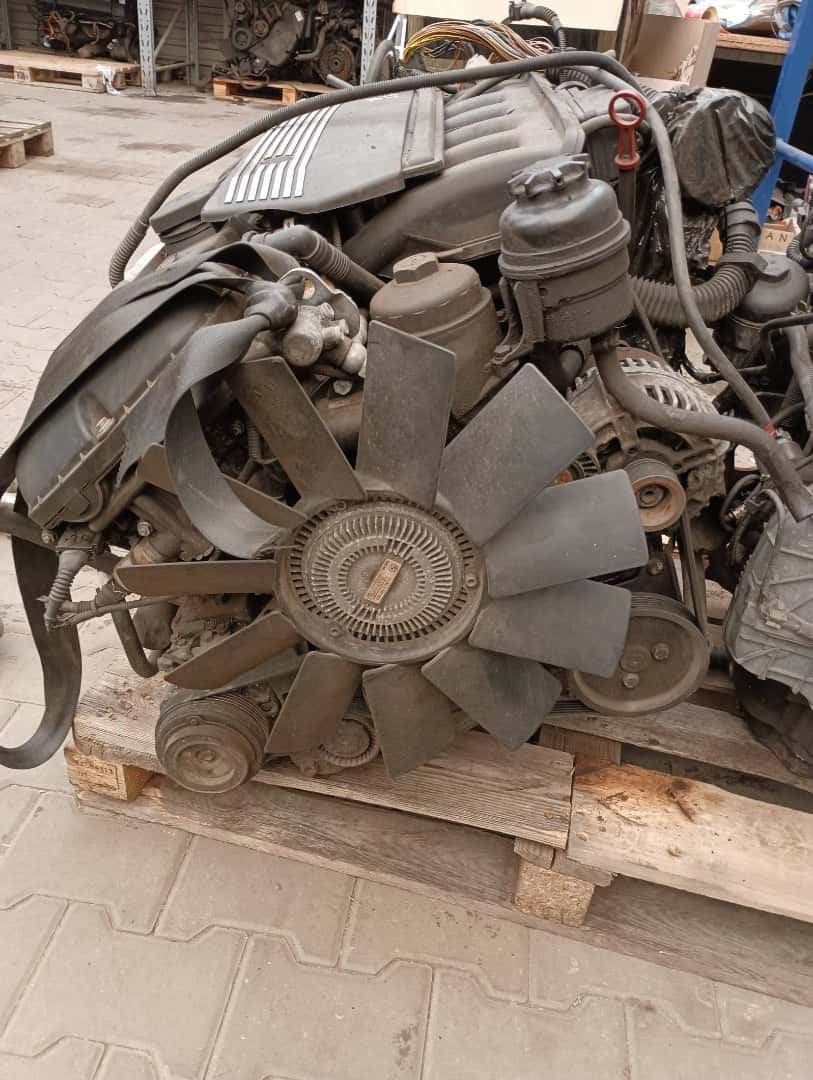 Moteur M54 B25 (256S5) vue 5