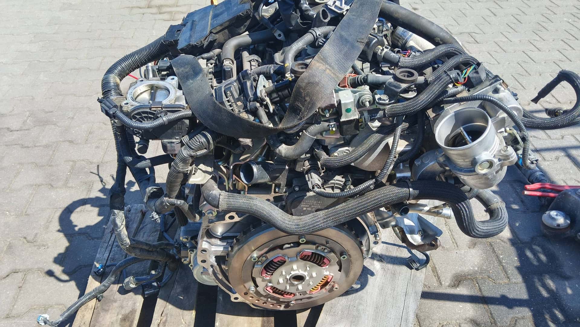 Moteur KR15DDT vue 7
