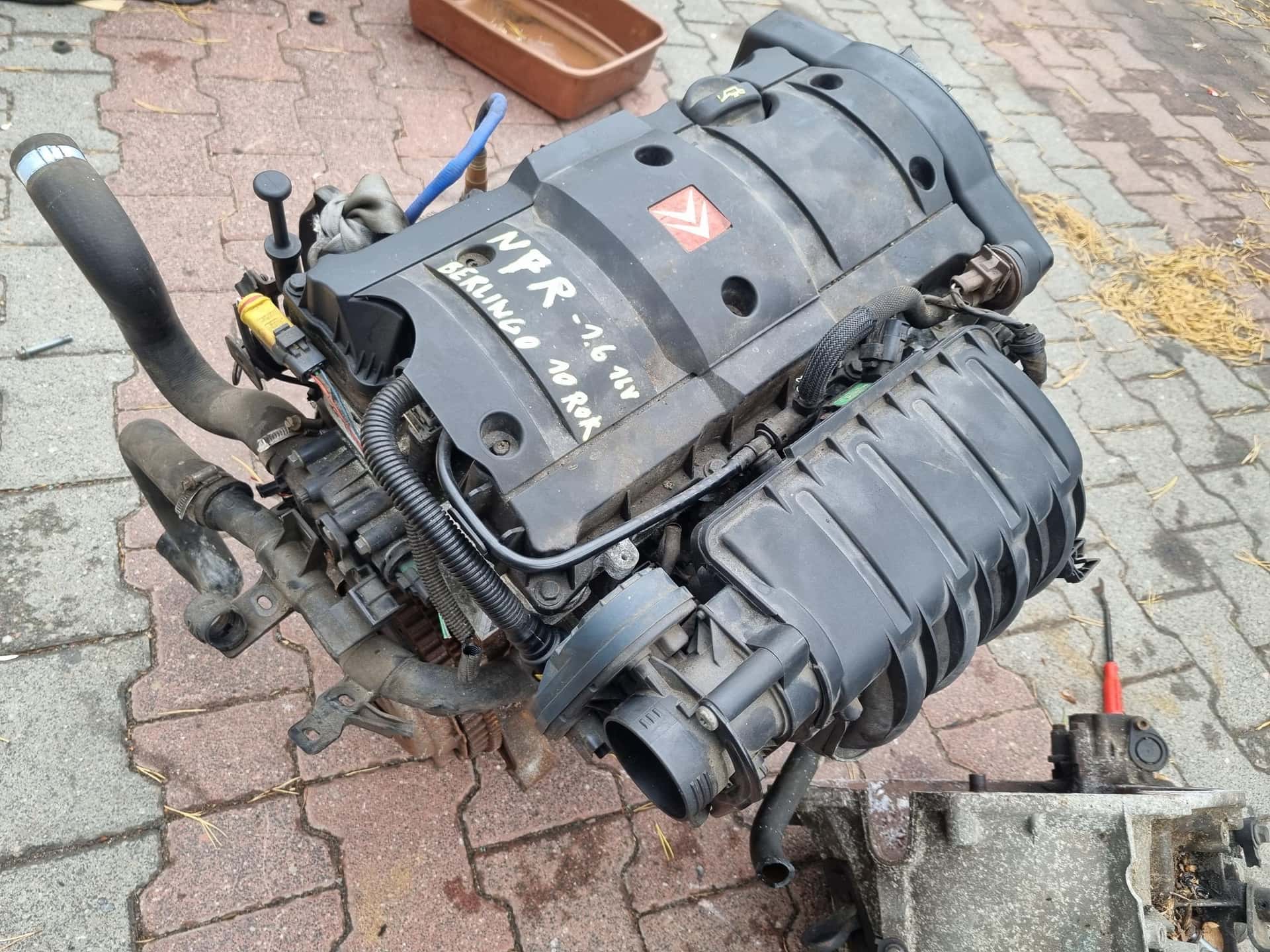 Moteur NFR (TU5JP4B) vue 2