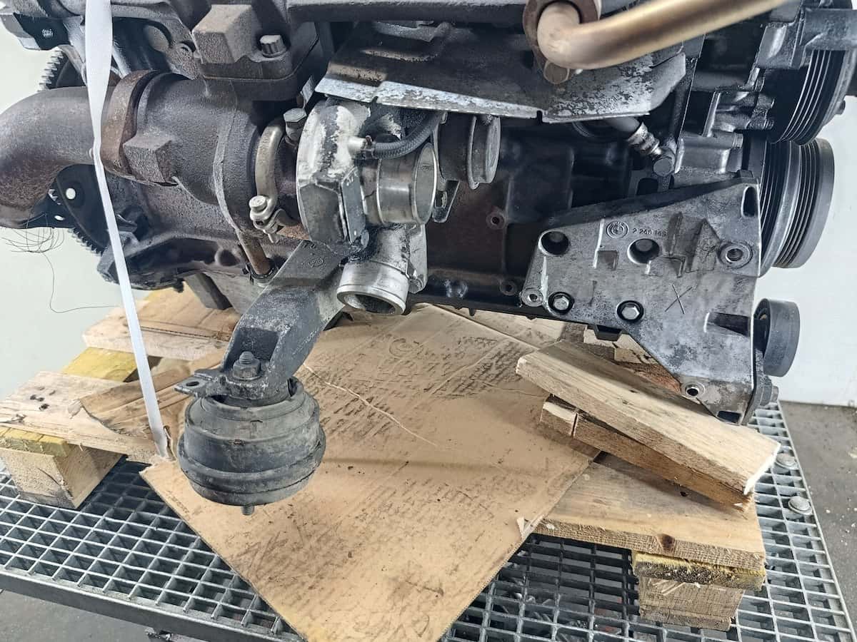 Moteur M51 D25 (256T1) vue 5