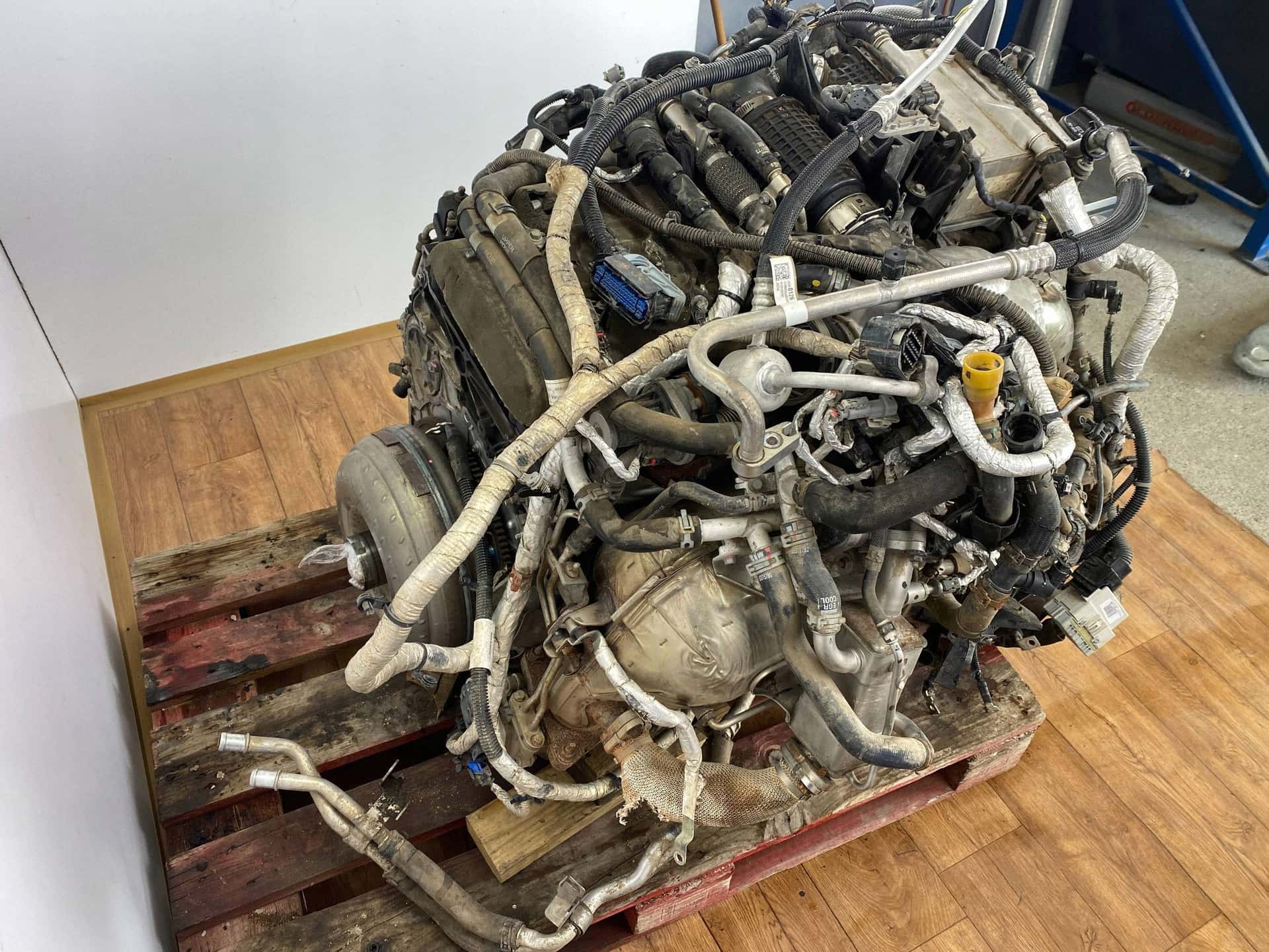 Moteur L83(325CUV8) vue 7