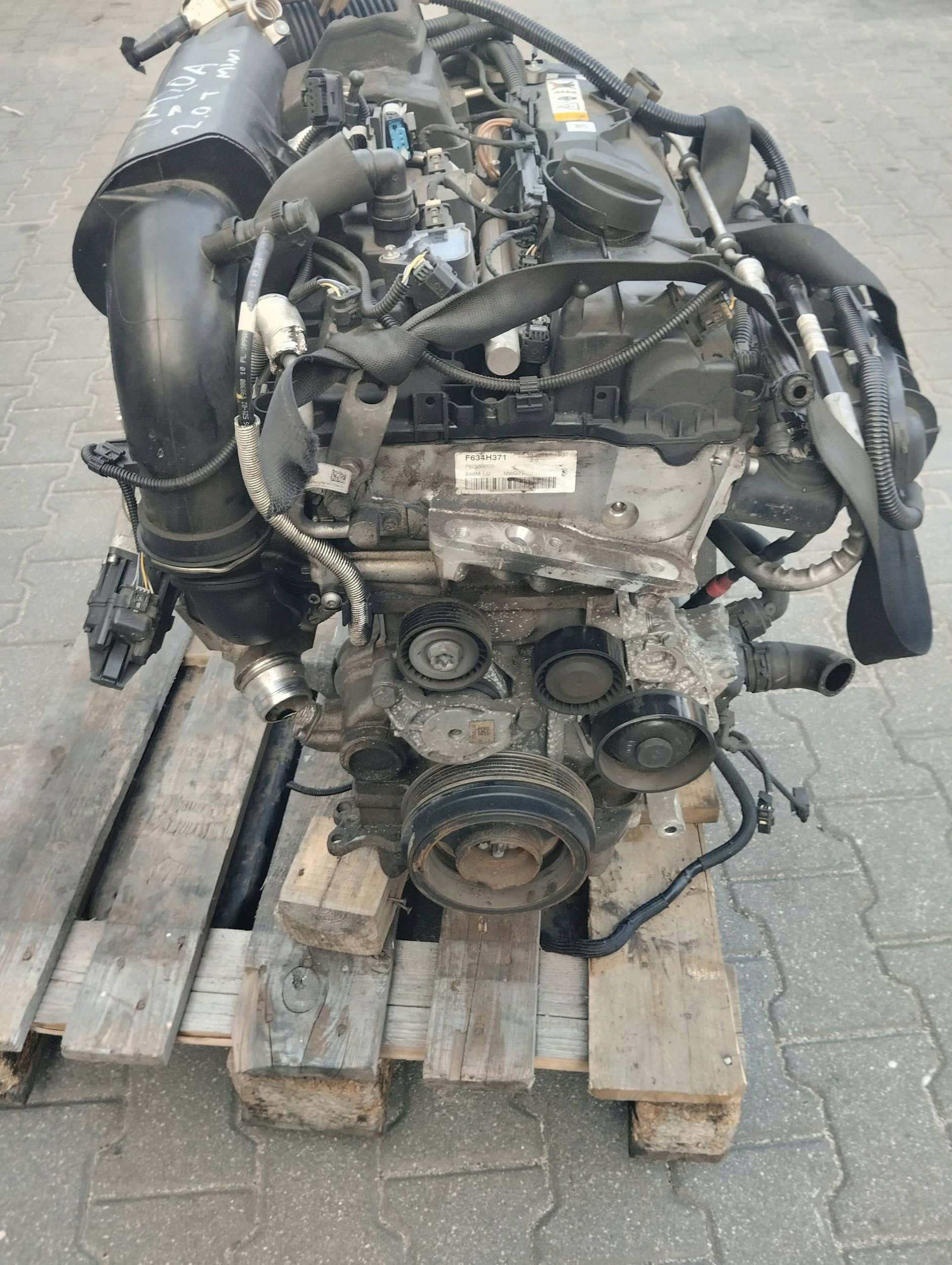 Moteur B48 A20 A vue 2