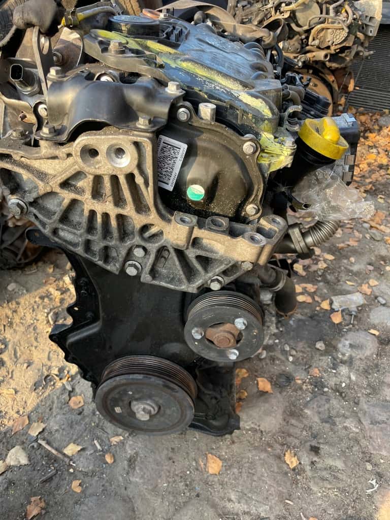 Moteur M9R 805 vue 2