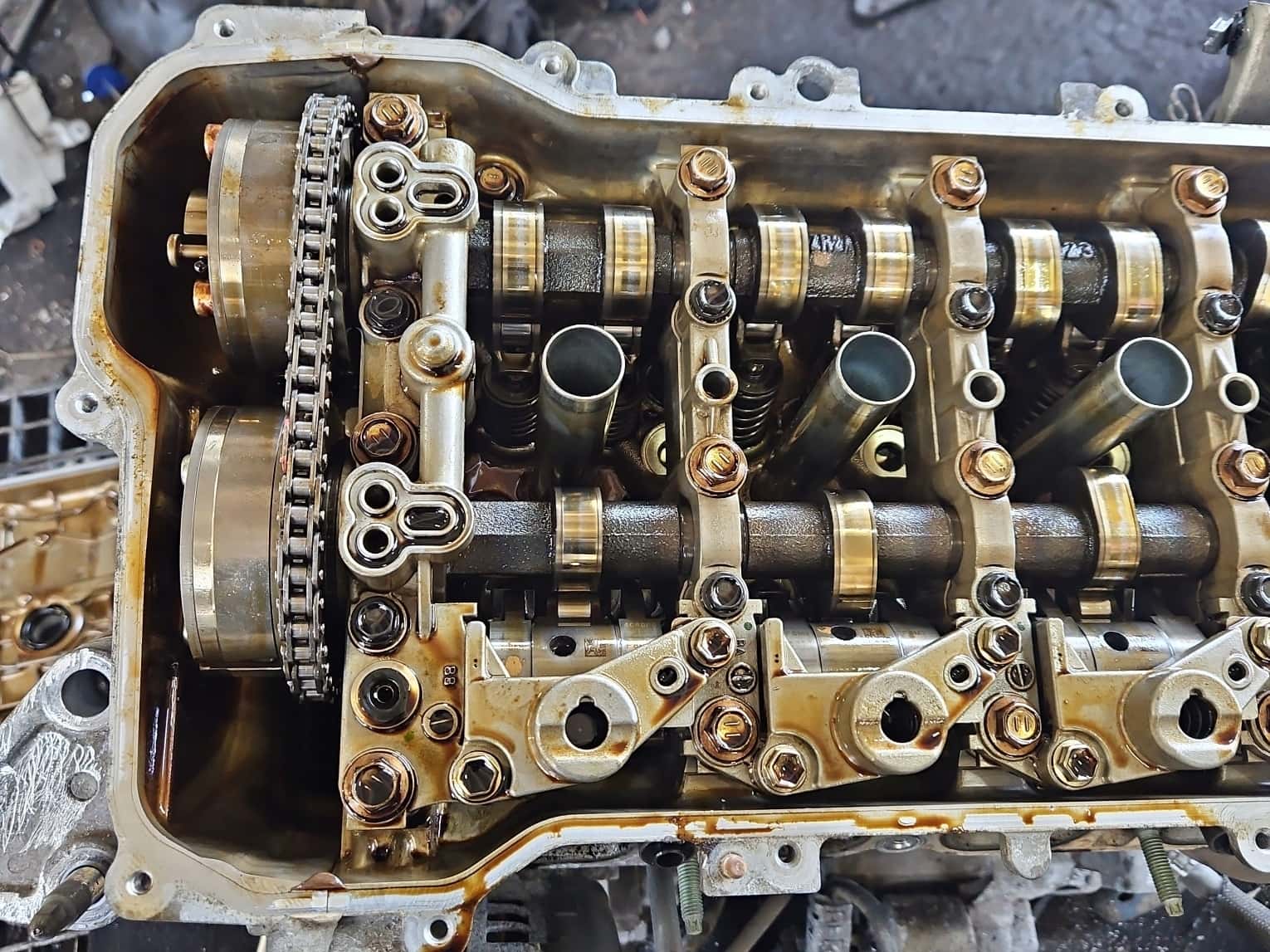 Moteur 2ZR-FAE vue 2