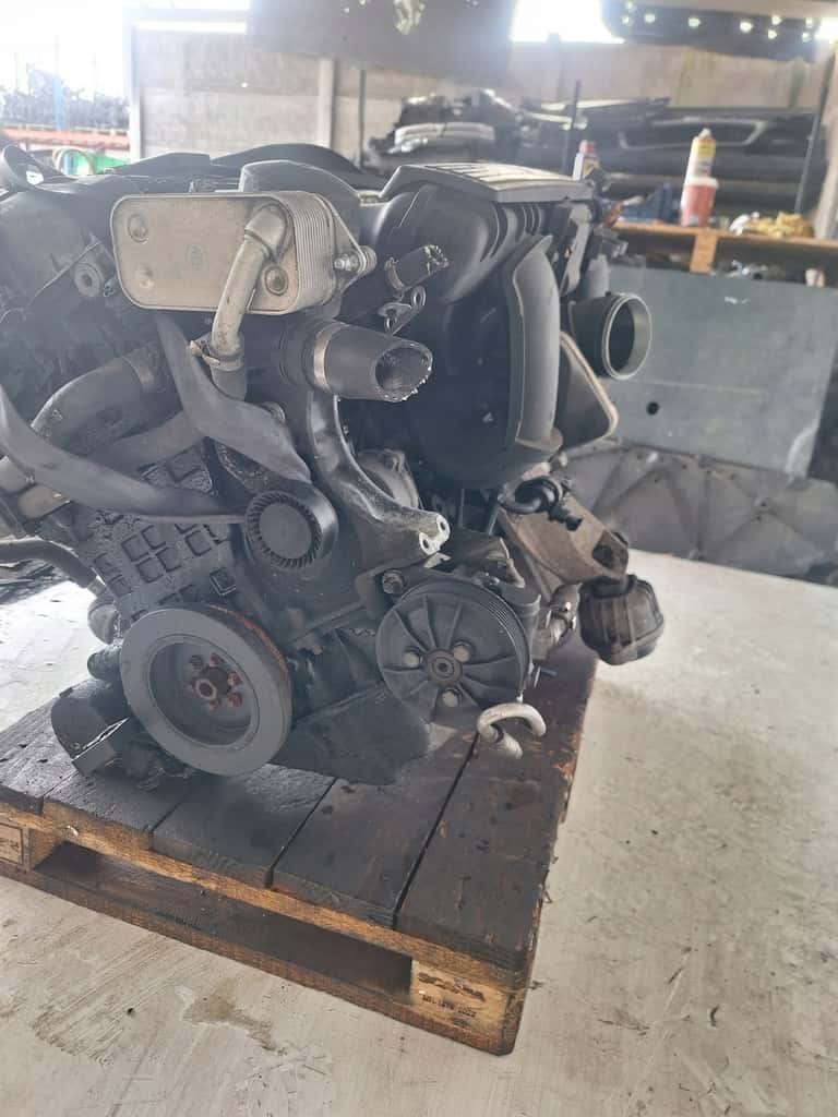 Moteur N53 B30 A vue 4
